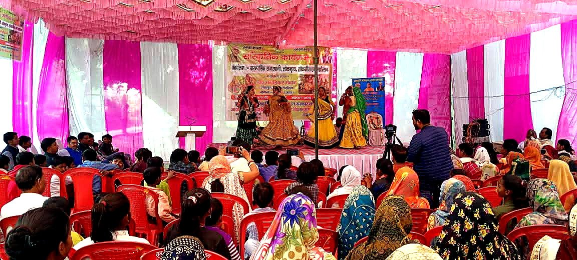 Traditional Rajasthani Folk Dance, Folk Songs and Cultural Festival — photograph 1